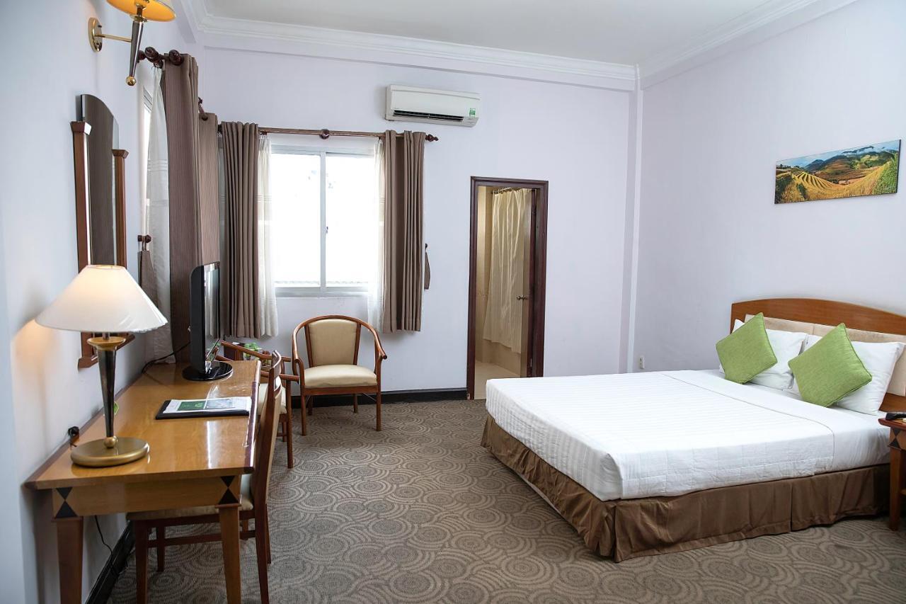 Liberty Hotel Saigon Parkview Ho-Chi-Minh-Stadt Exterior foto
